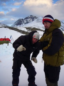 Harald og Kristoffer med Rondeslottet i bakgrunnen