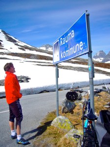 Turens høyeste punkt og kommunegrensa mellom Norddal og Rauma kommune