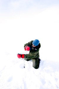 Isfiskeren gjør seg klar