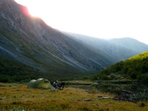 Teltplassen vår ved Fegran i Grøvudalen