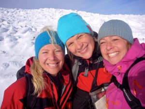 Jentene på tur, f.v. Elisabeth, Mari og jeg